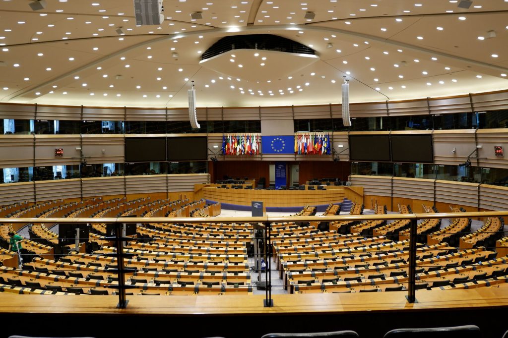 Empty European Parliament auditorium in Brussels, Belgium. 文章配图