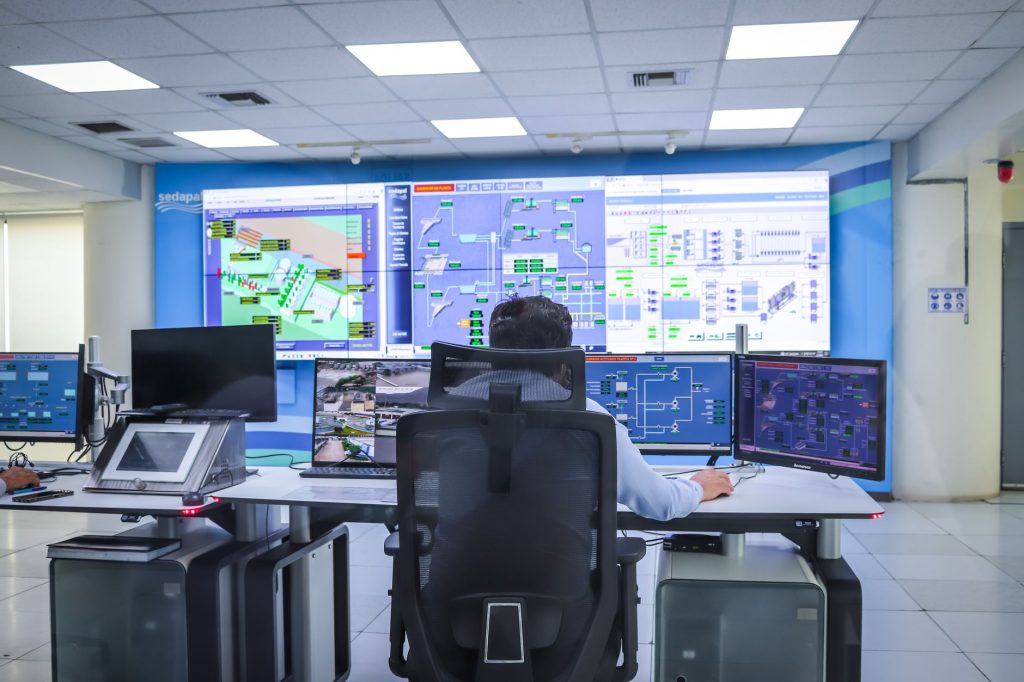 UAV ground control station operator view screen