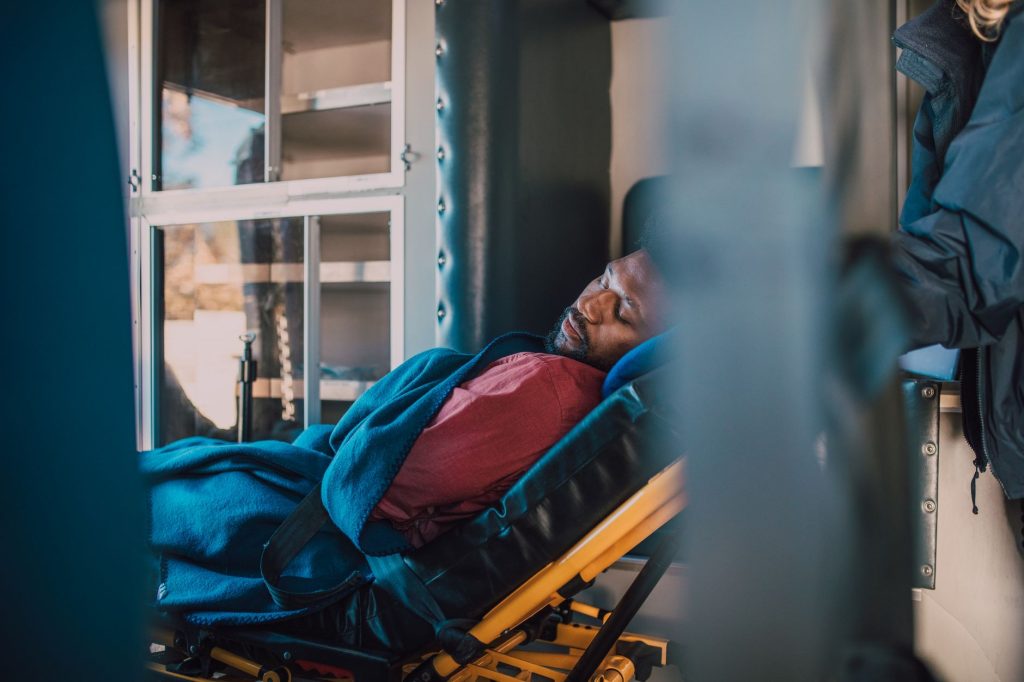 Heat stroke patient emergency cooling treatment hospital