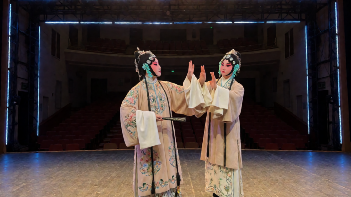 国家京剧院《致·美》首演：传统戏曲的舞台设备升级实验 文章封面