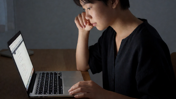 看屏幕久了眼睛酸胀？调节痉挛是怎么回事，如何判断与应对 文章封面